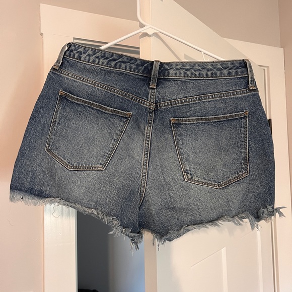 Universal Thread Shorts - Picture 2 of 2